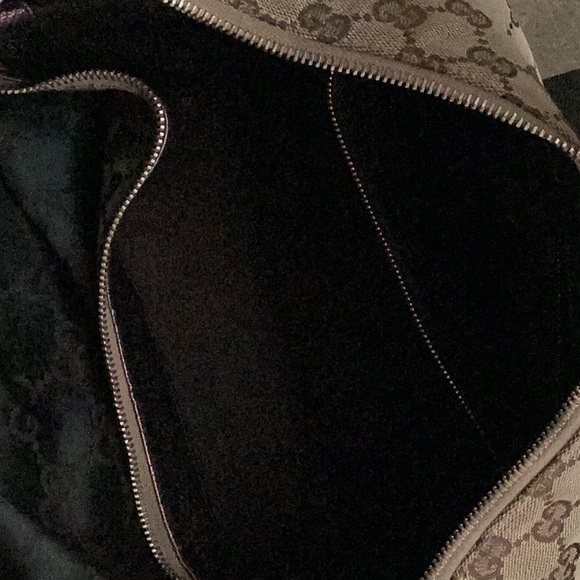 Authentic vintage GUCCI
Bamboo Ring Hobo - Picture 8 of 13